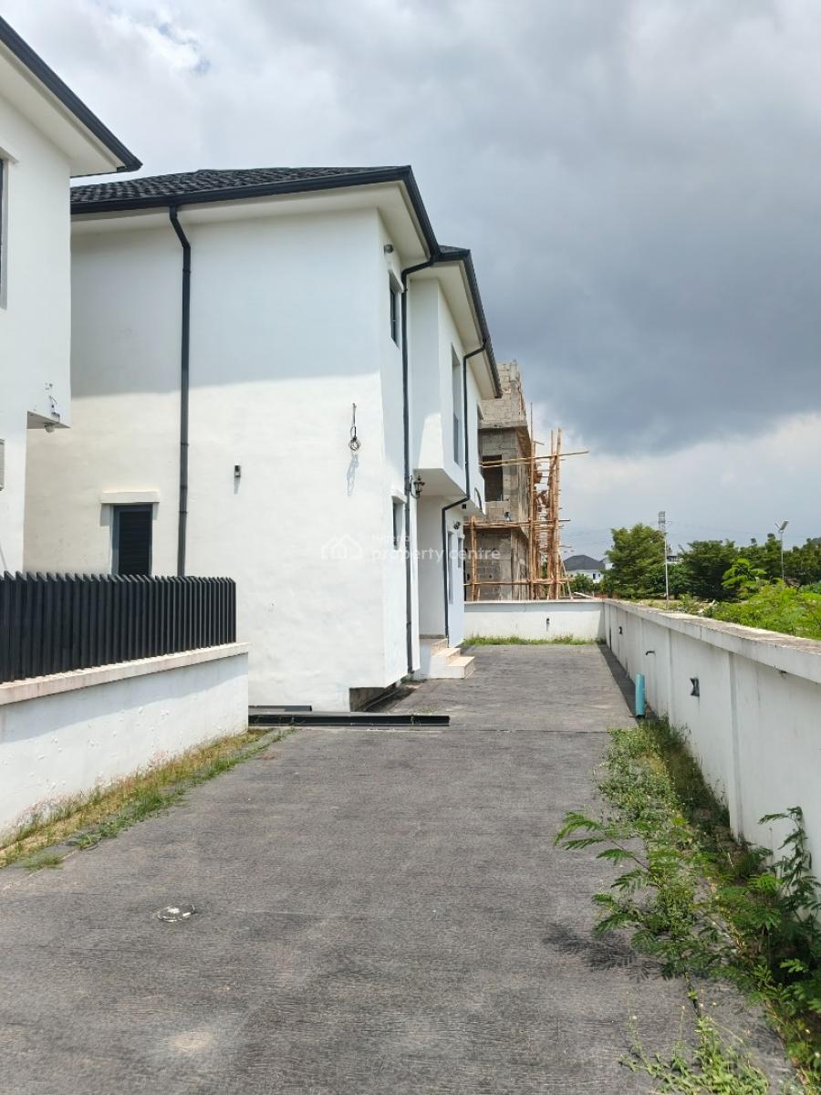 4 Bedroom Semi-detached Luxury Duplex, Royal Garden Estate. Ajah, Ajiwe, Ajah, Lagos, Semi-detached Duplex for Sale