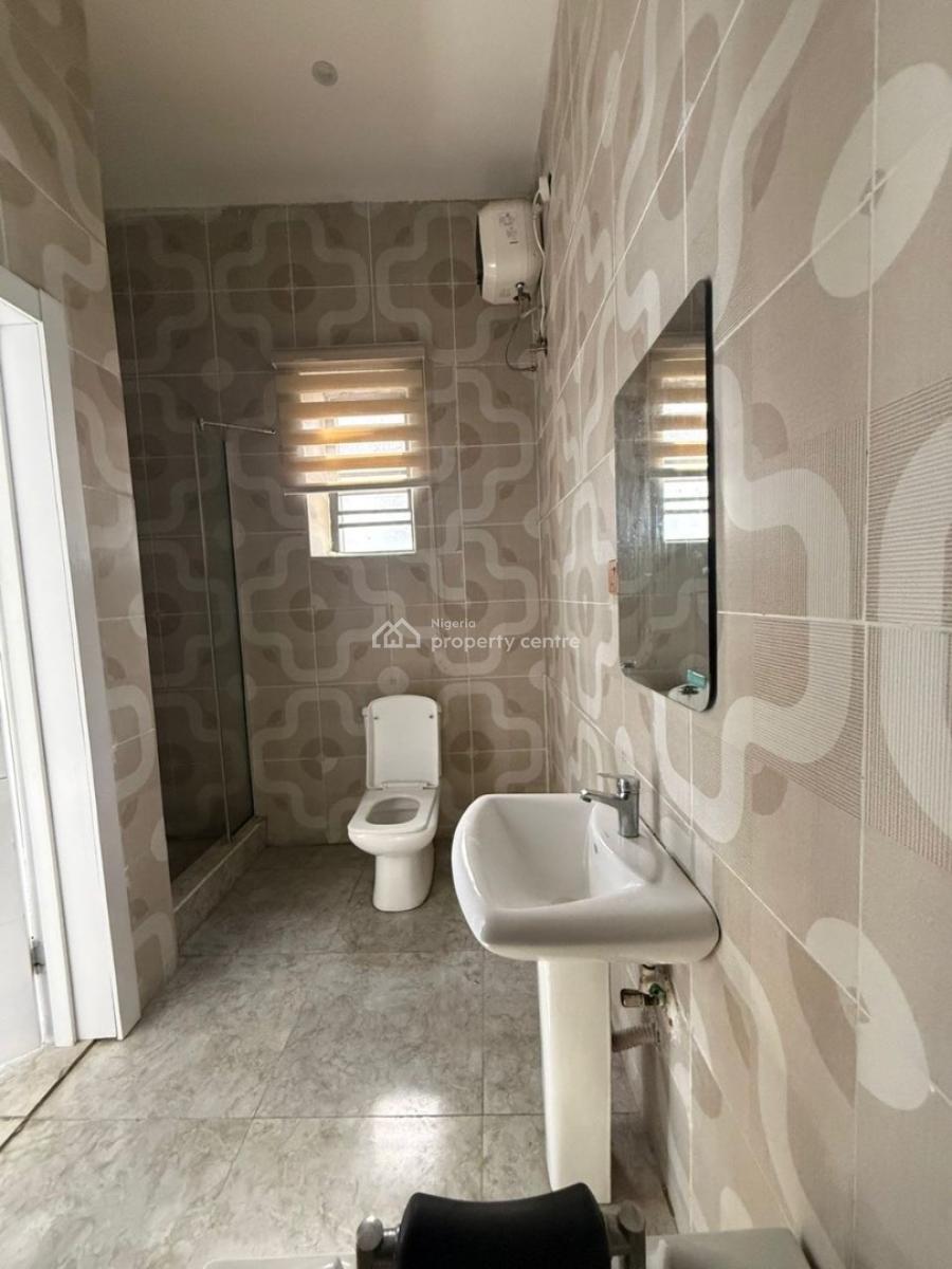 Standard N Massive Master Bedroom, Royal Mew Court, Royal Pine Estate Orchid Road, Lekki, Lagos, Self Contain (single Rooms) for Rent