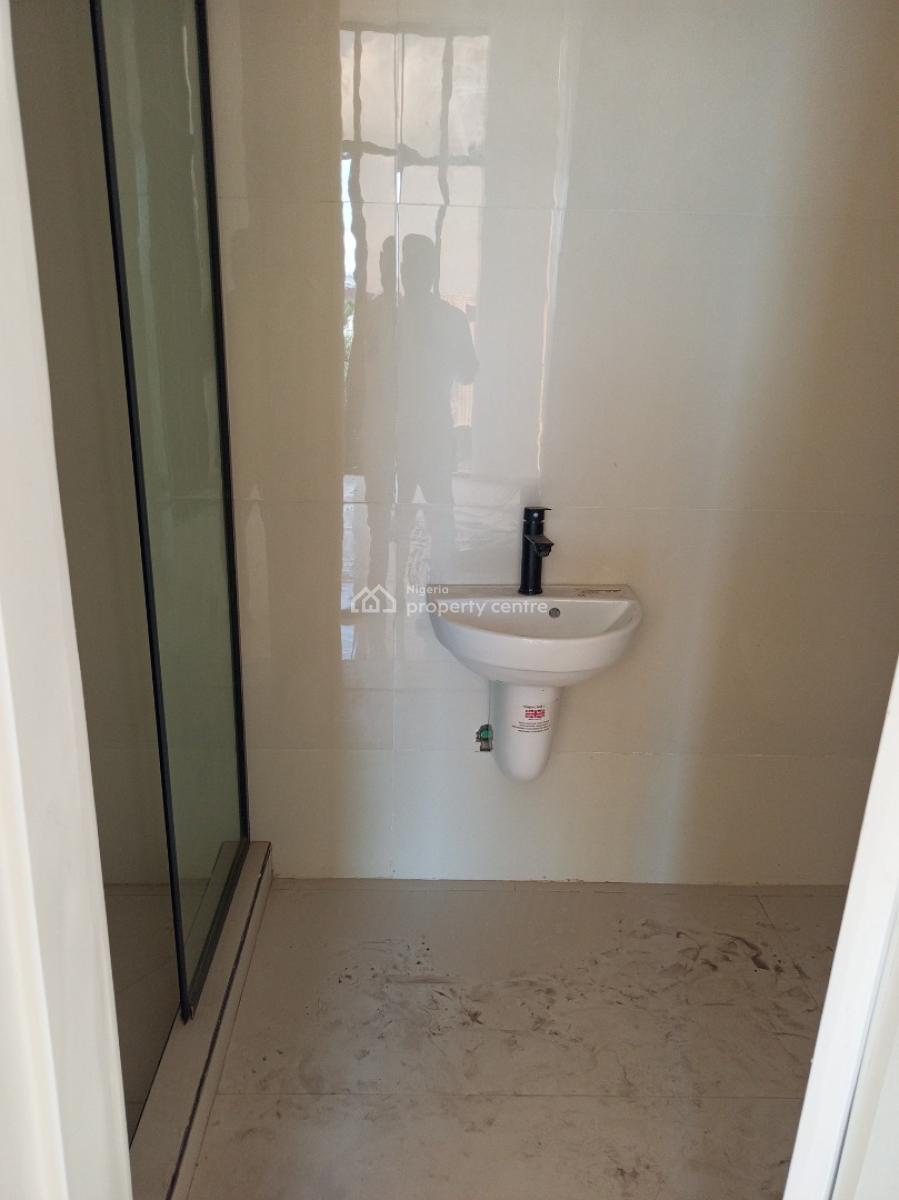 Masters Designed 3bedroom with Pool Gym Elevator 24/7 Light, Lekki Phase 1, Lekki, Lagos, Flat / Apartment for Sale