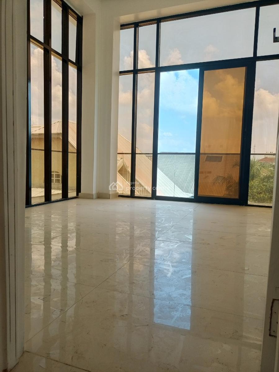 Masters Designed 3bedroom with Pool Gym Elevator 24/7 Light, Lekki Phase 1, Lekki, Lagos, Flat / Apartment for Sale