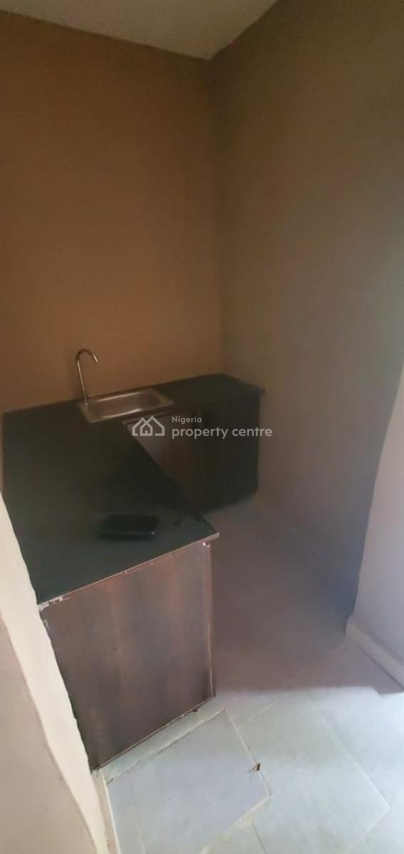 Spacious 1-bedroom Miniflat (upstairs) -- Admiralty Way, Lekki Phase 1, Admiralty Way Lekki Lagos Nigeria, Lekki Phase 1, Lekki, Lagos, Mini Flat (room and Parlour) for Rent