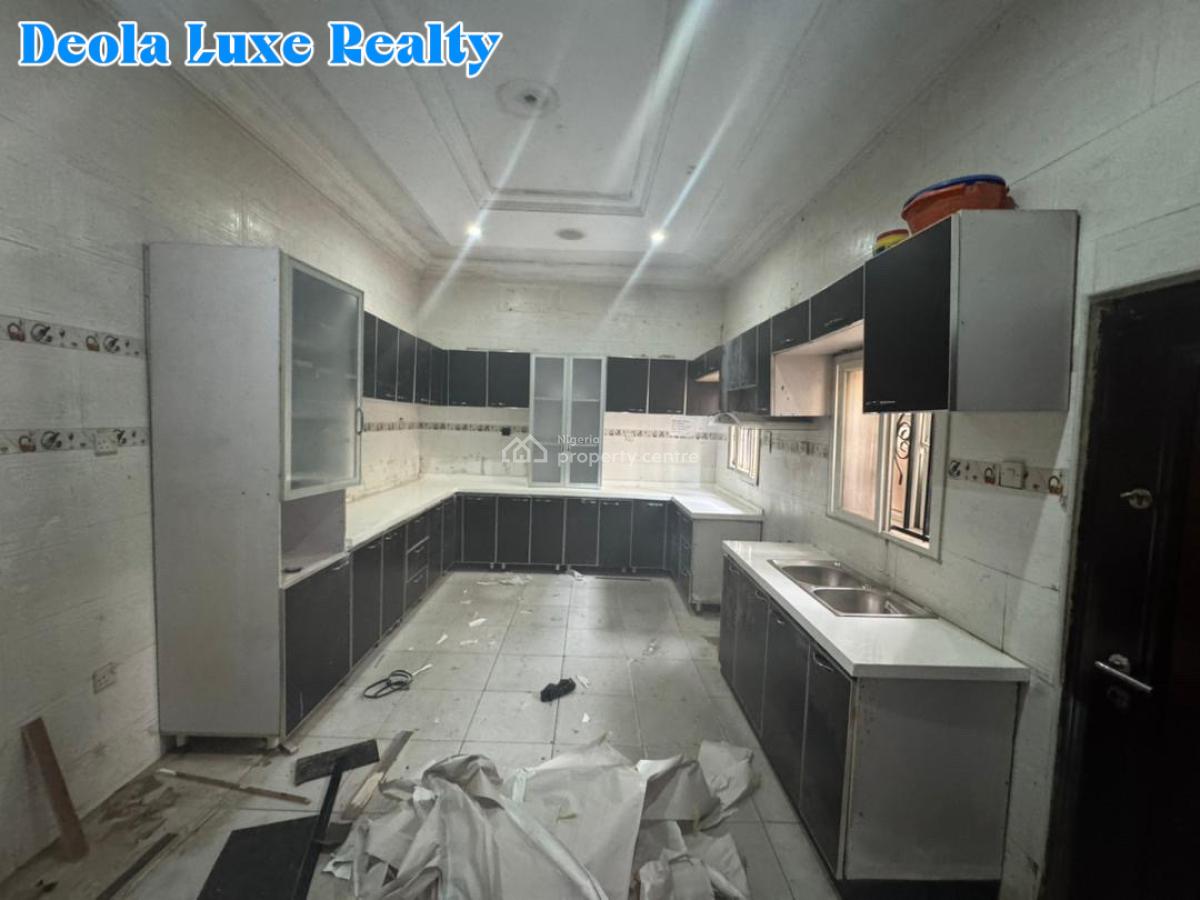 a Very Spacious 5 Bedrooms Fully Detached House with 2 Rooms Bq, Lekki Phase 1, Lekki, Lagos, Detached Duplex for Rent