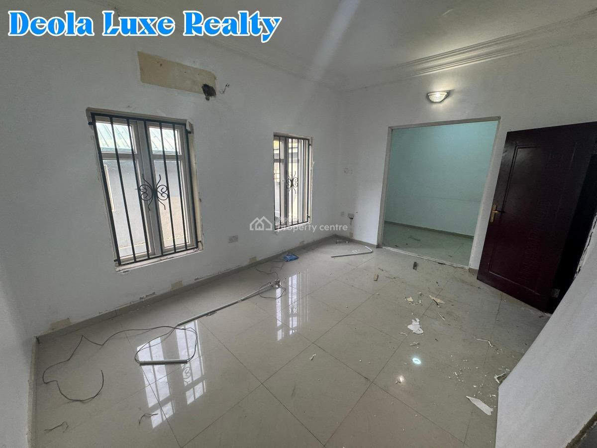 a Very Spacious 5 Bedrooms Fully Detached House with 2 Rooms Bq, Lekki Phase 1, Lekki, Lagos, Detached Duplex for Rent