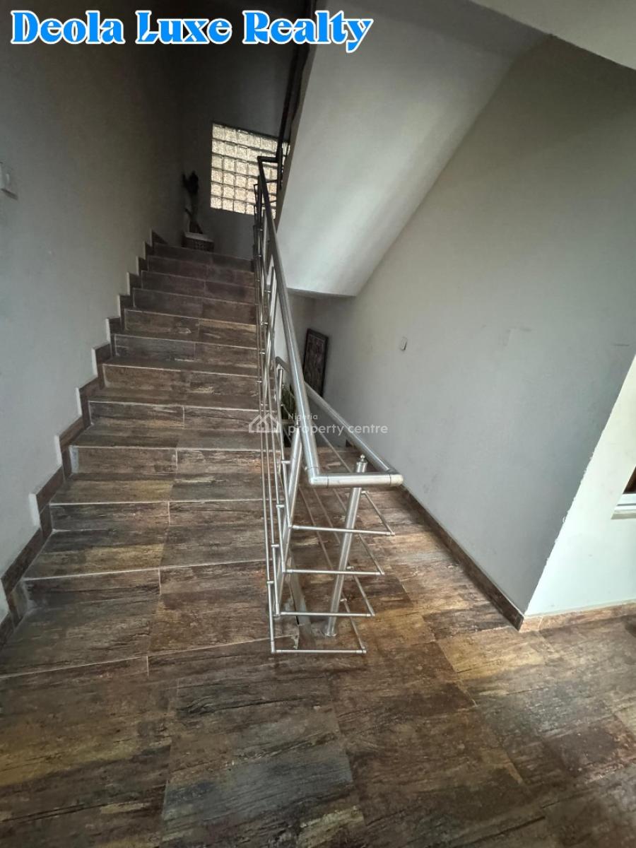 a Very Spacious 5 Bedrooms Fully Detached House with 2 Rooms Bq, Lekki Phase 1, Lekki, Lagos, Detached Duplex for Rent