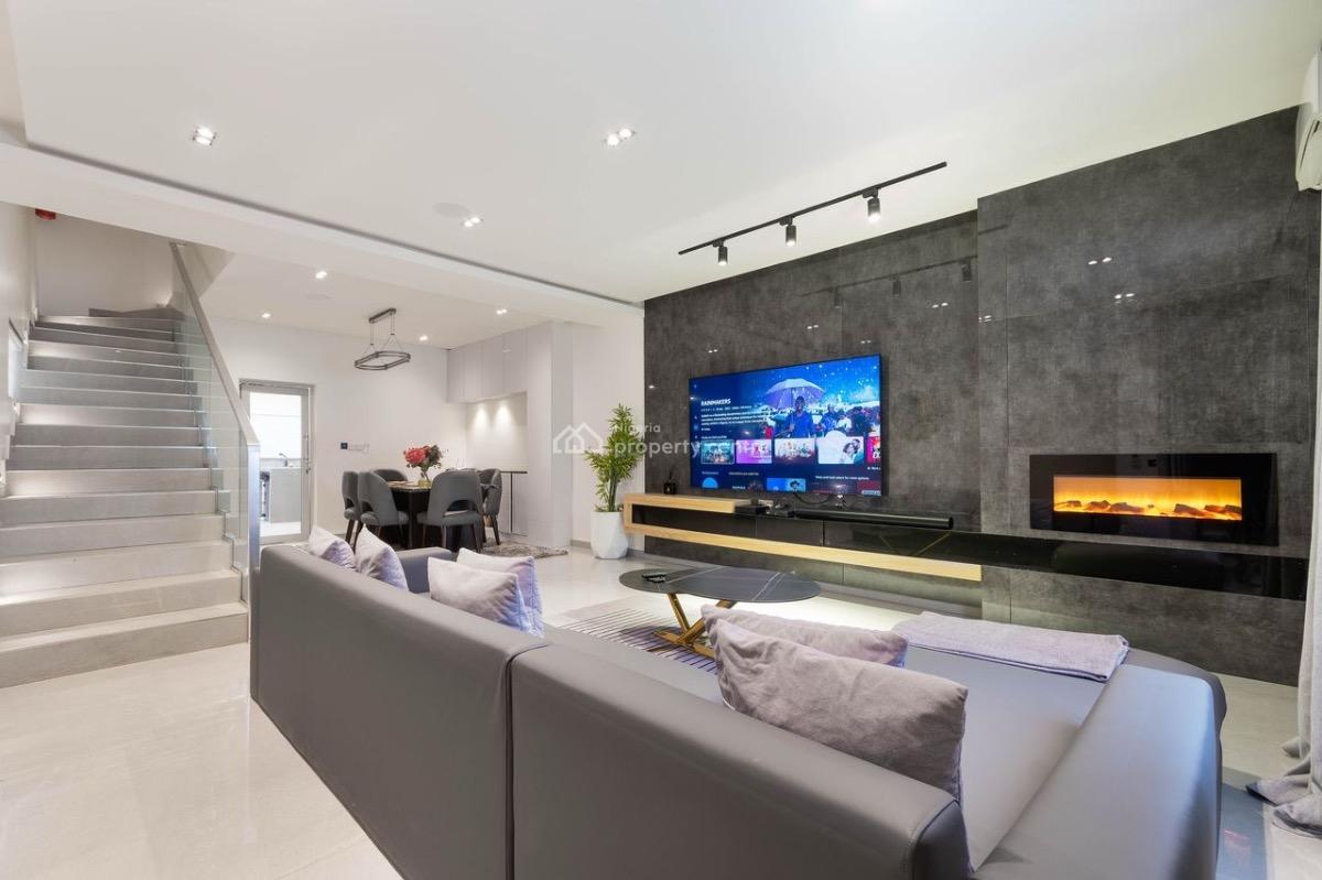 -a Brand New Luxury 3bedroom with Gym, Balconies, Bathrobes, Washing M, Lekki Phase 1, Lekki, Lagos, Flat / Apartment Short Let