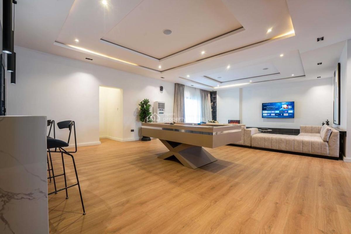 -a Brand New Luxury 3bedroom with Gym, Balconies, Bathrobes, Washing M, Lekki Phase 1, Lekki, Lagos, Flat / Apartment Short Let