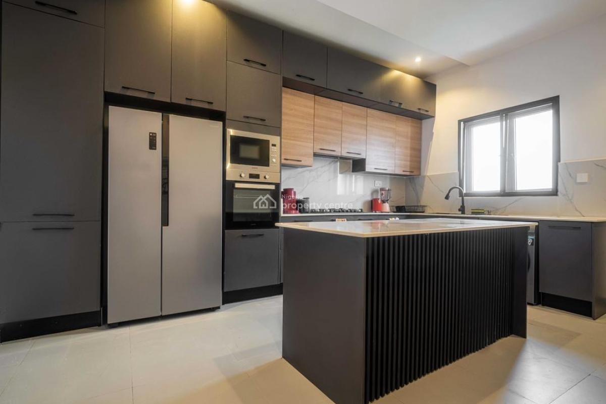 -a Brand New Luxury 3bedroom with Gym, Balconies, Bathrobes, Washing M, Lekki Phase 1, Lekki, Lagos, Flat / Apartment Short Let