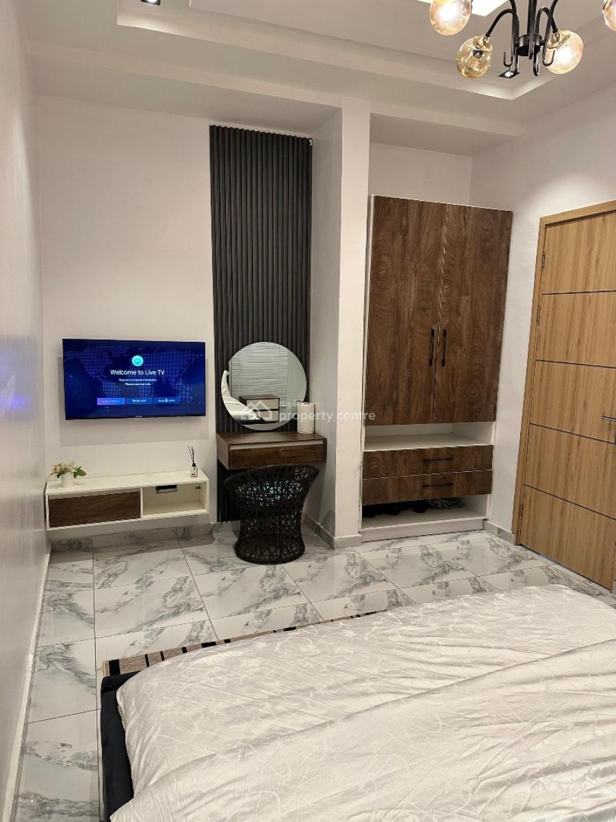 -a Brand New Luxury 1bedroom with Gym, Balconies, Bathrobes, Washing M, Lekki Phase 1, Lekki, Lagos, Flat / Apartment Short Let