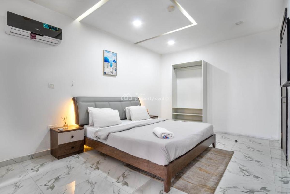 Brand New Luxury 2bedroom Apartment with Ps5, Swimming Pool, Snooker, Lekki Phase 1, Lekki, Lagos, Flat / Apartment Short Let