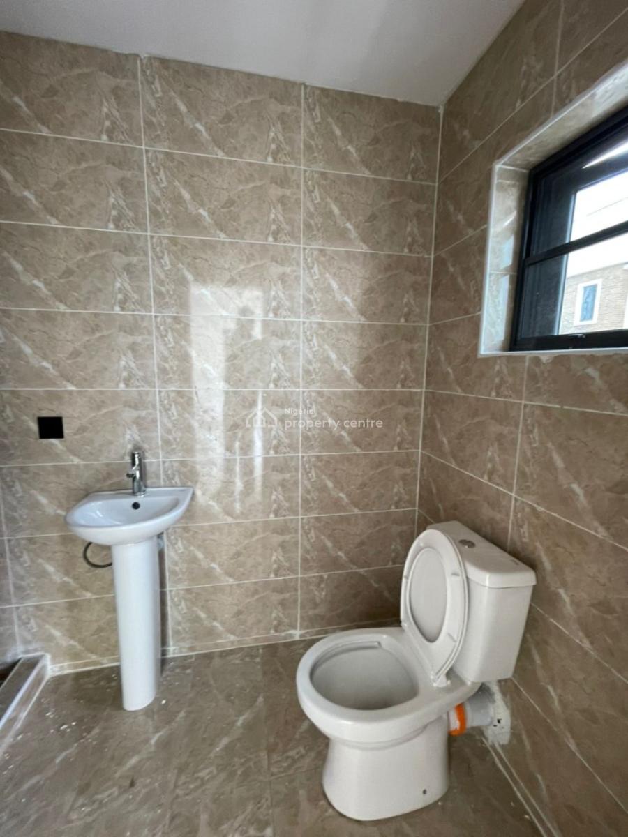 24/7 Power Supply 2 Bedroom En-suite Terraced Duplex with an Open Fitt, Lekki Phase 1, Lekki, Lagos, Terraced Duplex for Rent