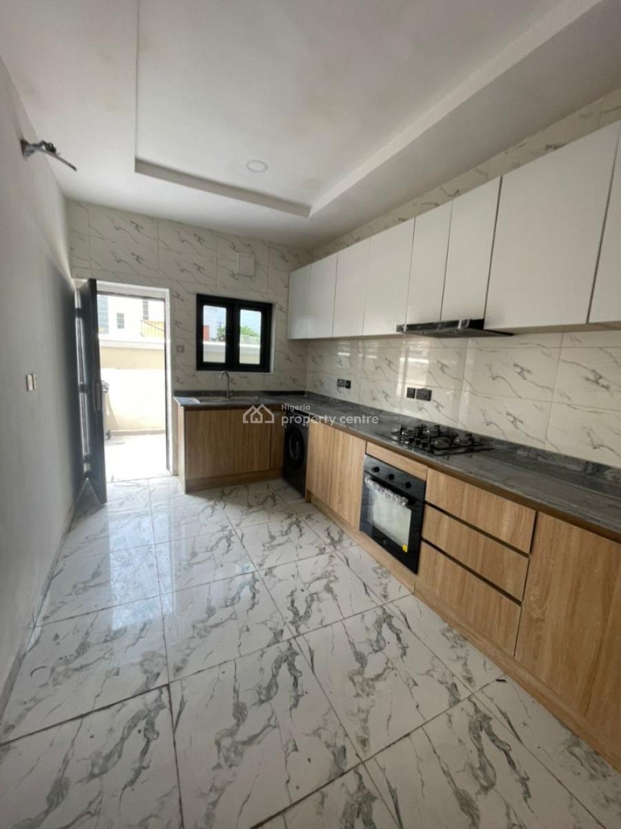 24/7 Power Supply 4 Bedroom En-suite Townhouse with an Enclosed Fitted, Lekki Phase 1, Lekki, Lagos, Terraced Duplex for Rent