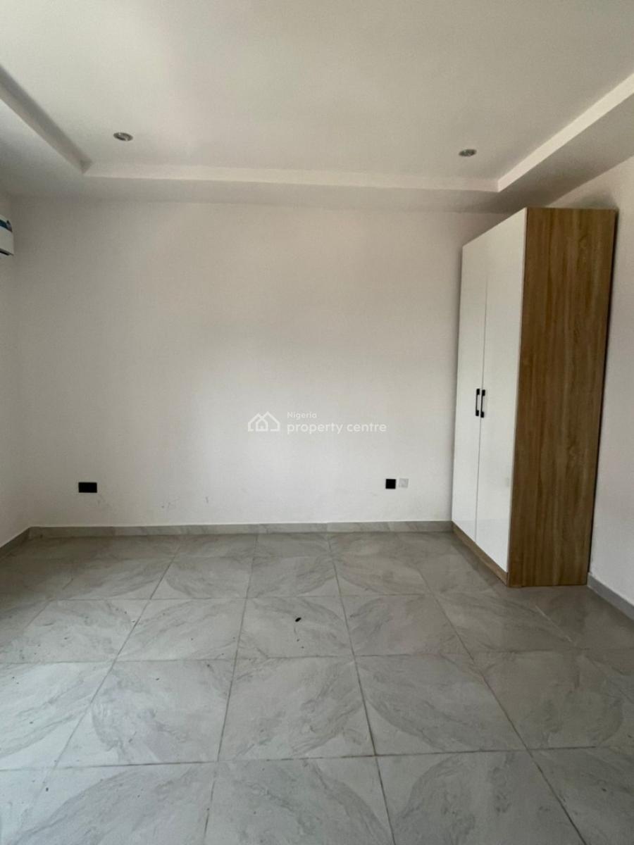 24/7 Power Supply 4 Bedroom En-suite Townhouse with an Enclosed Fitted, Lekki Phase 1, Lekki, Lagos, Terraced Duplex for Rent