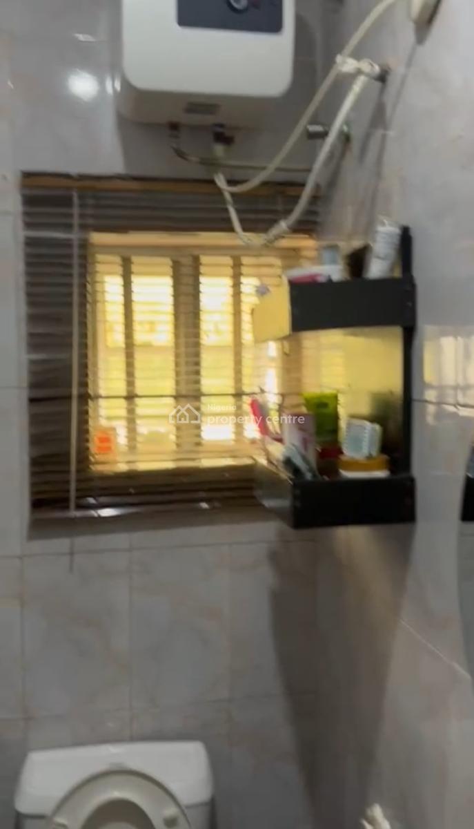 Luxury 3 Bedrooms Flat Apartment, Ologolo Estate, Ologolo, Lekki, Lagos, Flat / Apartment for Rent