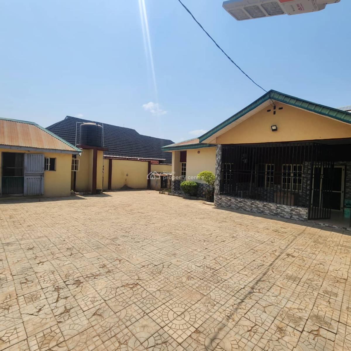 3 Bedroom Bungalow, Opposite Kuola Police Station, Off Akala Express Road., Ibadan, Oyo, Detached Bungalow for Sale