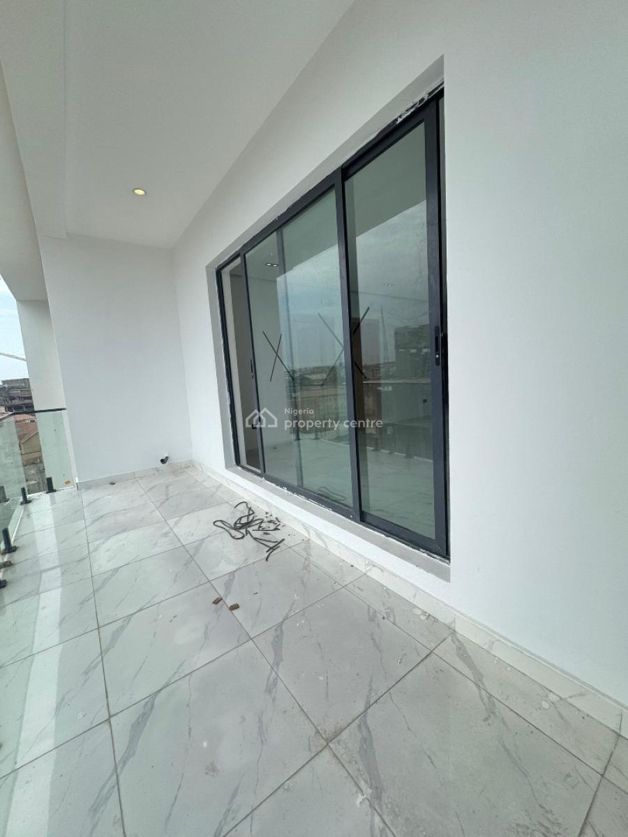 Luxury 2 Bedroom Apartment with Bq, Lekki Phase 1, Lekki, Lagos, Flat / Apartment for Sale