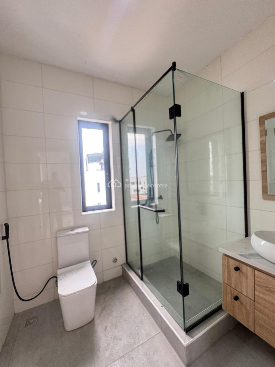 Luxury 2 Bedroom Apartment with Bq, Lekki Phase 1, Lekki, Lagos, Flat / Apartment for Sale