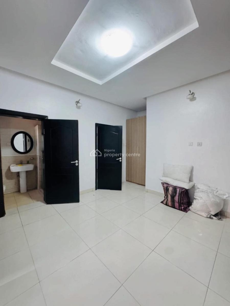 Well Built Serviced 2-bedroom Apartment, Lekki Phase 1, Lekki, Lagos, Flat / Apartment for Rent