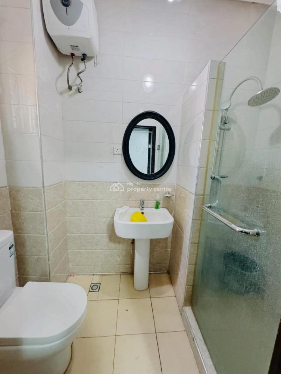 Well Built Serviced 2-bedroom Apartment, Lekki Phase 1, Lekki, Lagos, Flat / Apartment for Rent