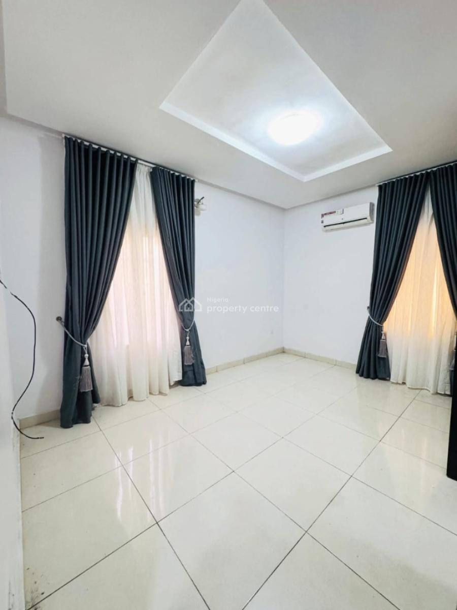 Well Built Serviced 2-bedroom Apartment, Lekki Phase 1, Lekki, Lagos, Flat / Apartment for Rent
