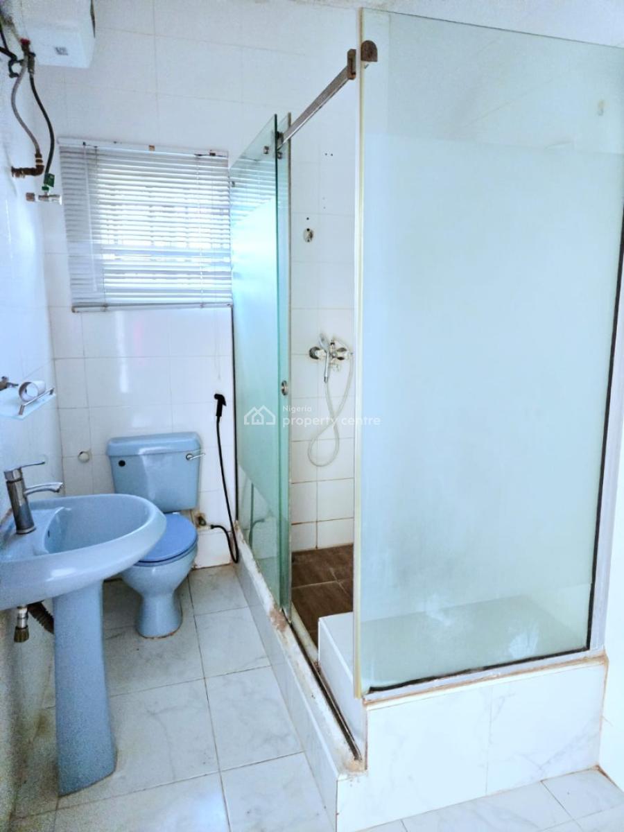 Well Spacious Self Serviced 3-bedroom Apartment, Lekki Phase 1, Lekki, Lagos, Flat / Apartment for Rent