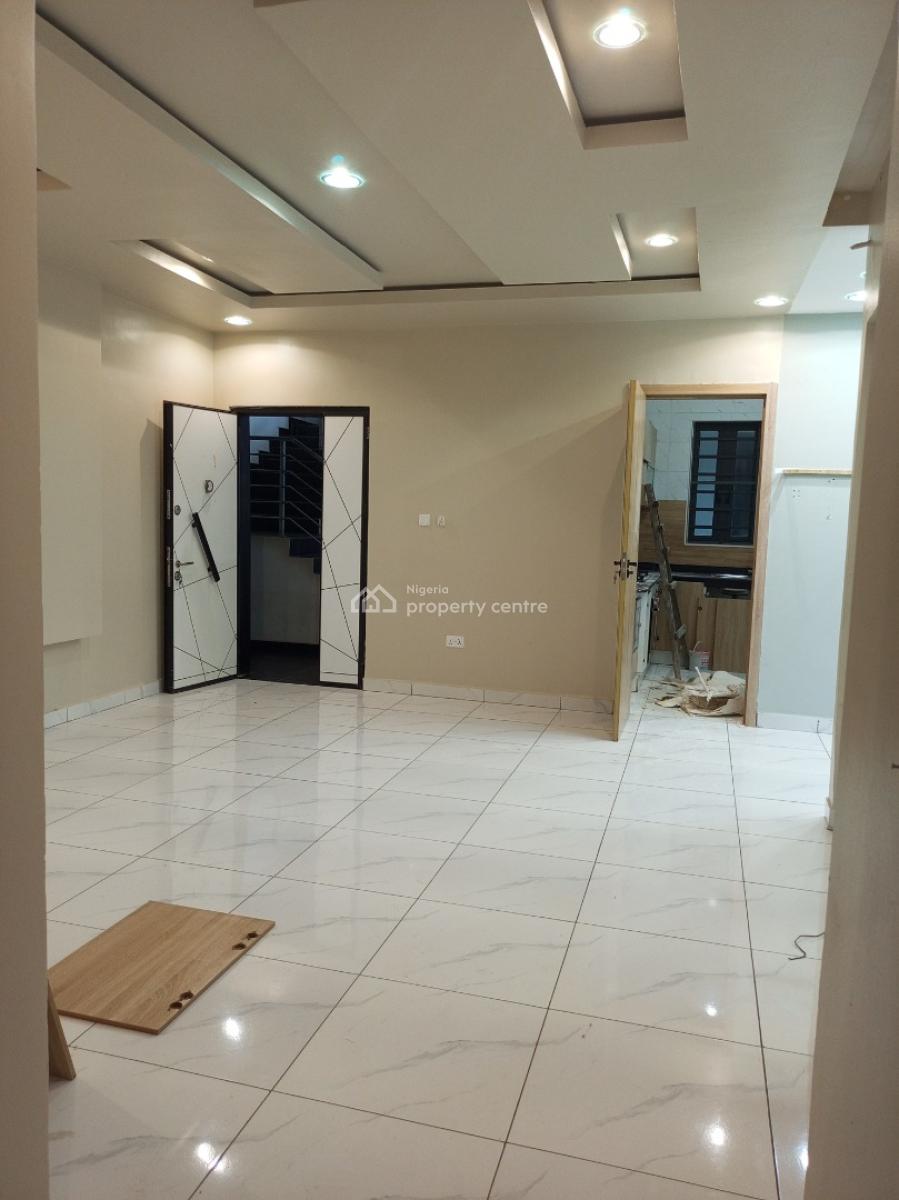 Serviced 2bedroom with 24/7 Light, Ologolo, Lekki, Lagos, Flat / Apartment for Rent