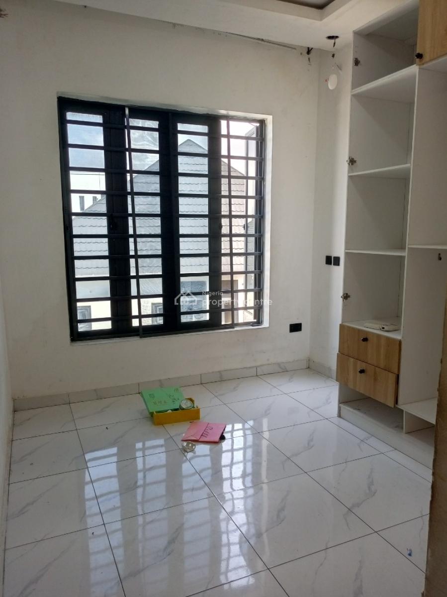 Serviced 2bedroom with 24/7 Light, Ologolo, Lekki, Lagos, Flat / Apartment for Rent