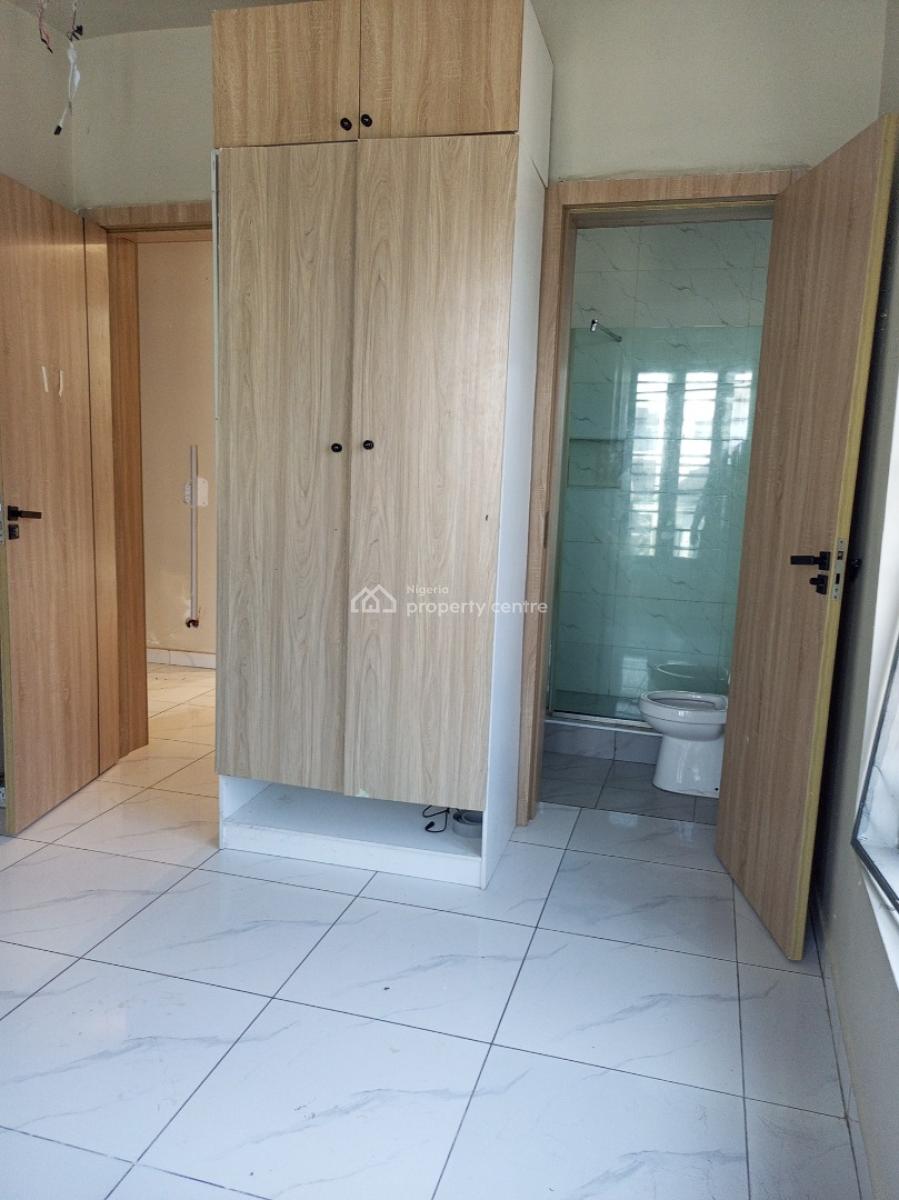 Serviced 2bedroom with 24/7 Light, Ologolo, Lekki, Lagos, Flat / Apartment for Rent