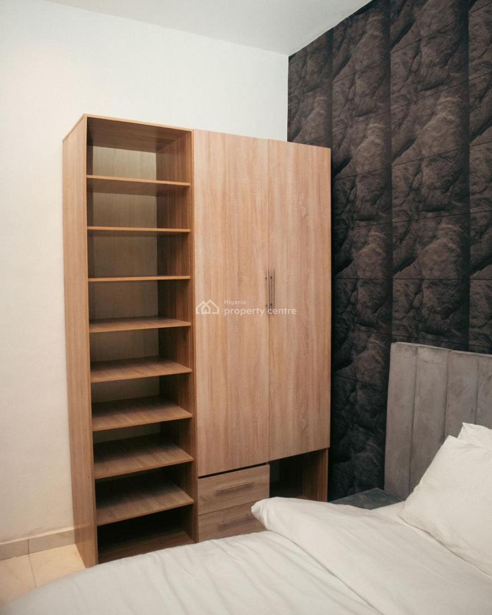 Luxury 3-bedroom Apartment with Housekeeping and Gymnasium, Mini Football Court, Swimming Pool,board Games and Netflix, Lekki, Lagos, Flat / Apartment Short Let