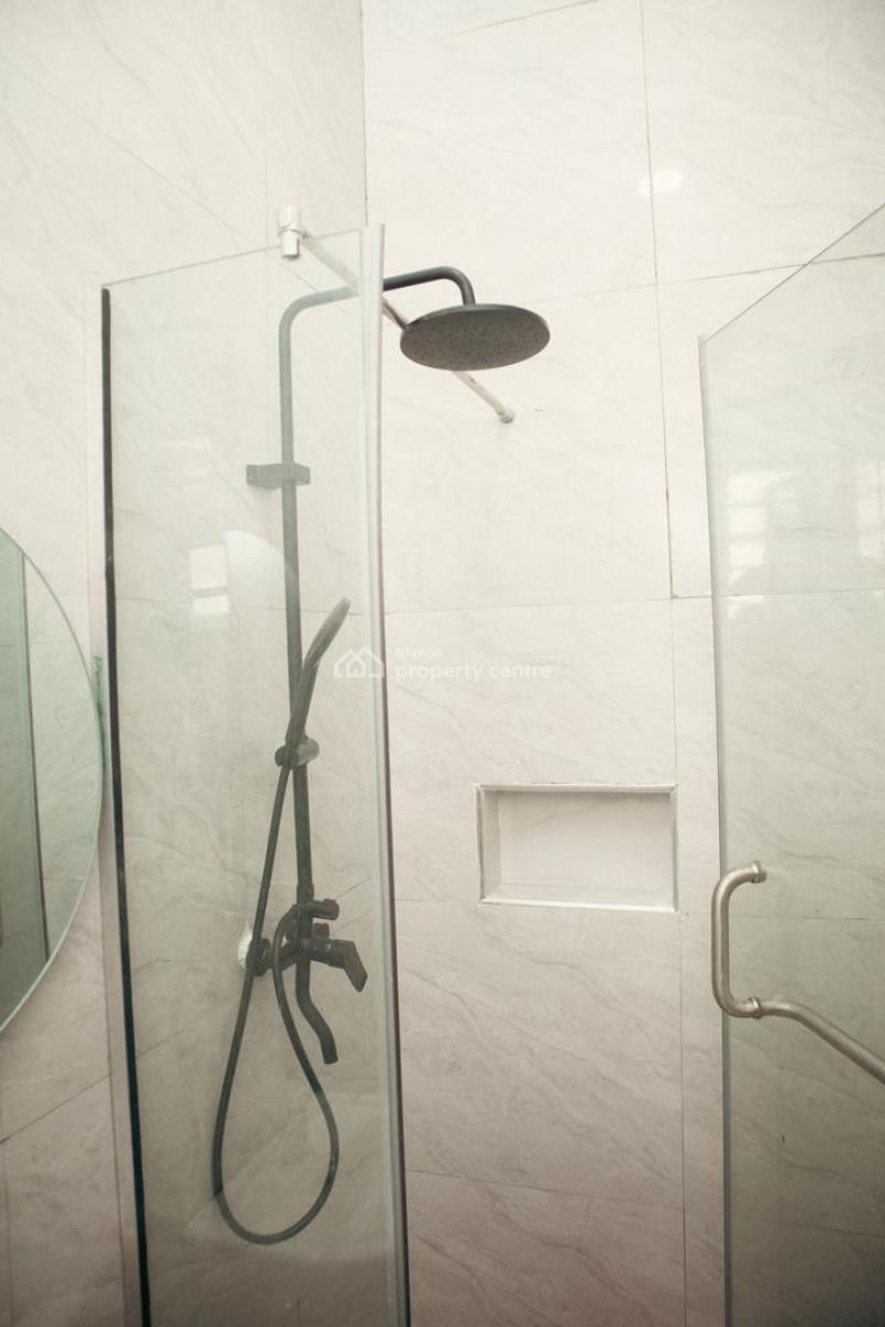 Luxury 3-bedroom Apartment with Housekeeping and Gymnasium, Mini Football Court, Swimming Pool,board Games and Netflix, Lekki, Lagos, Flat / Apartment Short Let