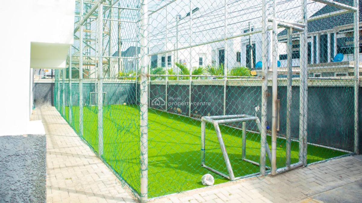 Luxury 3-bedroom Apartment with Housekeeping and Gymnasium, Mini Football Court, Swimming Pool,board Games and Netflix, Lekki, Lagos, Flat / Apartment Short Let