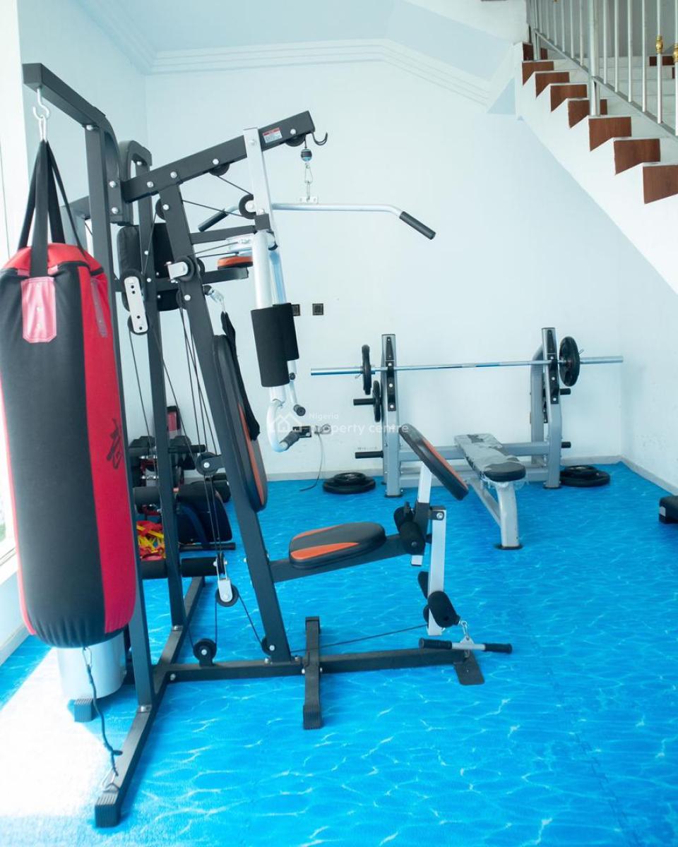 Luxury 3-bedroom Apartment with Housekeeping and Gymnasium, Mini Football Court, Swimming Pool,board Games and Netflix, Lekki, Lagos, Flat / Apartment Short Let