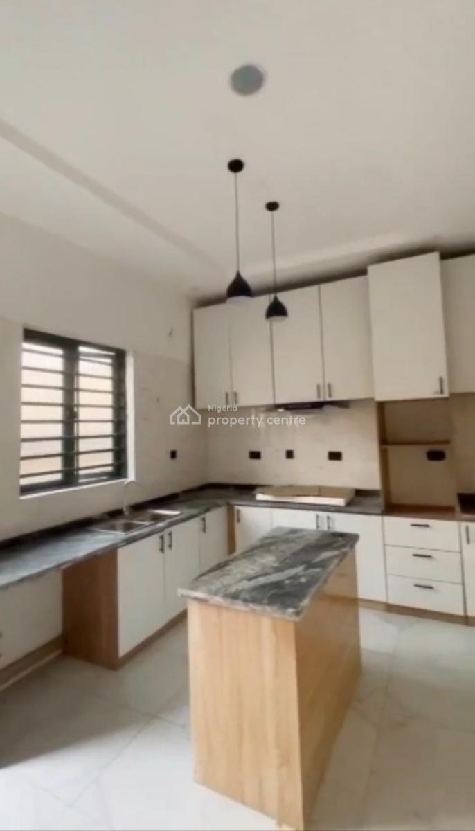 Distress Hot 4 Bedroom Semi Detached Duplex, Thomas Estates, Ajah, Lagos, Semi-detached Duplex for Sale