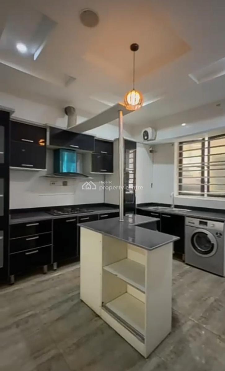 Spacious  Upstairs Bedroom at Lekki Conservation { Video}, Lekki Conservation Area, Lekki, Lagos, Self Contain (single Rooms) for Rent