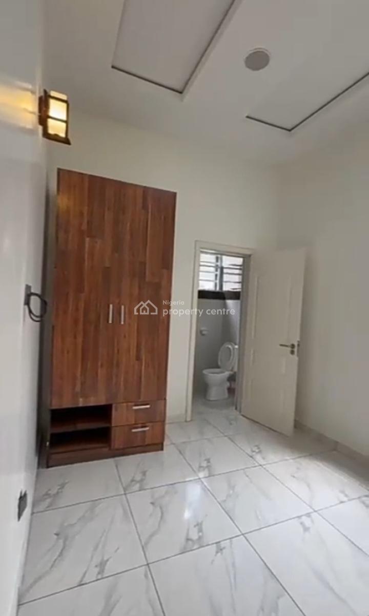 Spacious  Upstairs Bedroom at Lekki Conservation { Video}, Lekki Conservation Area, Lekki, Lagos, Self Contain (single Rooms) for Rent