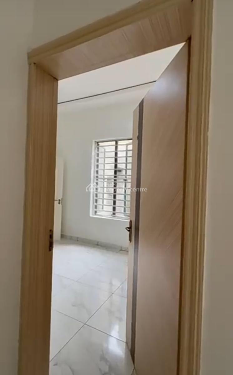 Spacious  Upstairs Bedroom at Lekki Conservation { Video}, Lekki Conservation Area, Lekki, Lagos, Self Contain (single Rooms) for Rent