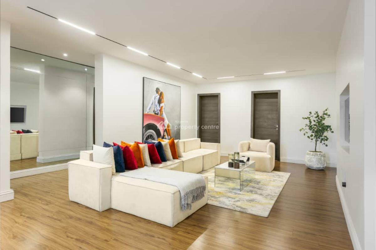 Luxury 3-bed Beige Unit with Housekeeping and Unlimited Wifi, Ensuite Bedrooms, Netflix and Spacious Balcony, Lekki Phase 1, Lekki, Lagos, Flat / Apartment Short Let