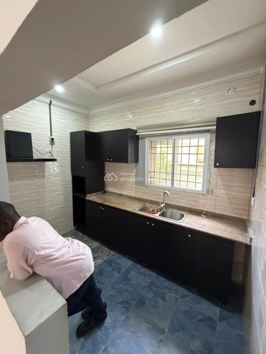 Luxury 2bedroom Apartment, Off Admiralty Way, Lekki Phase 1, Lekki, Lagos, Flat / Apartment for Rent