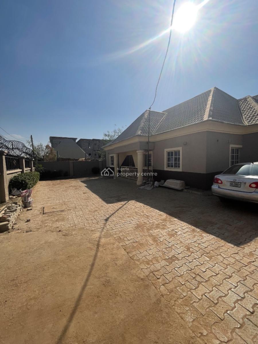 3 Bedroom Bungalow with Fitted Kitchen and Rooms Well Ensuit, Dawaki Flyover, Dawaki, Gwarinpa, Abuja, Flat / Apartment for Rent