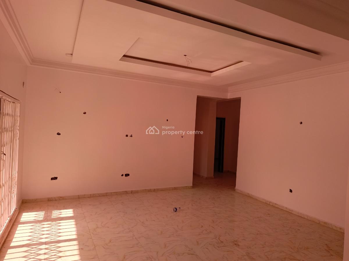 Clean 3bedroom Apartment Ground Floor, 3rd Avenue Gwarinpa, Gwarinpa, Abuja, Flat / Apartment for Rent