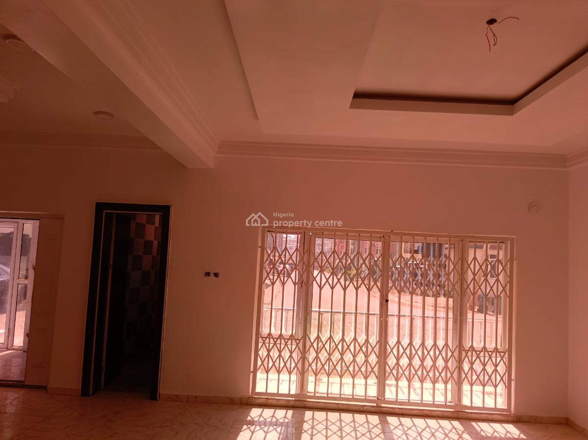 Clean 3bedroom Apartment Ground Floor, 3rd Avenue Gwarinpa, Gwarinpa, Abuja, Flat / Apartment for Rent