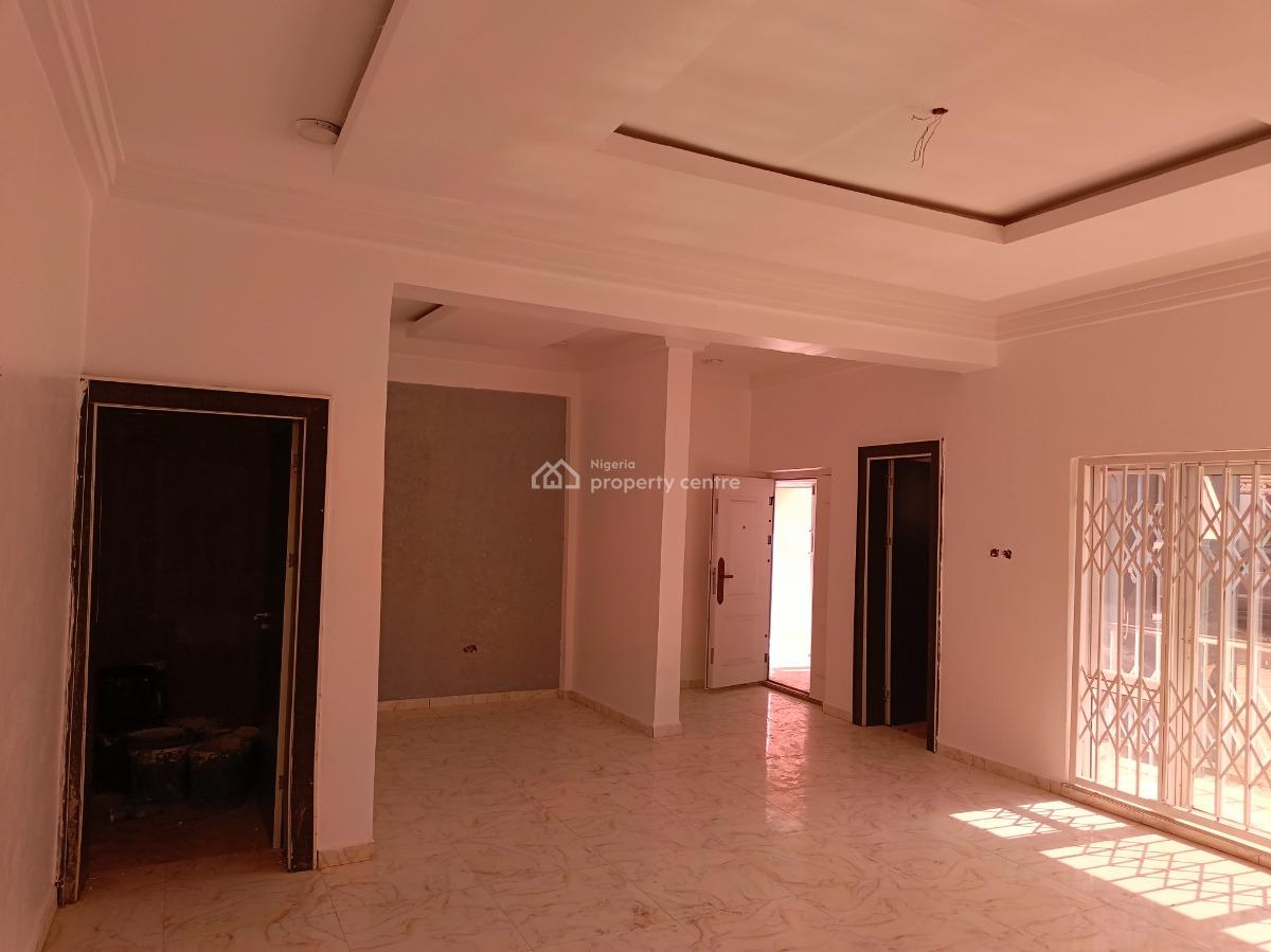 Clean 3bedroom Apartment Ground Floor, 3rd Avenue Gwarinpa, Gwarinpa, Abuja, Flat / Apartment for Rent