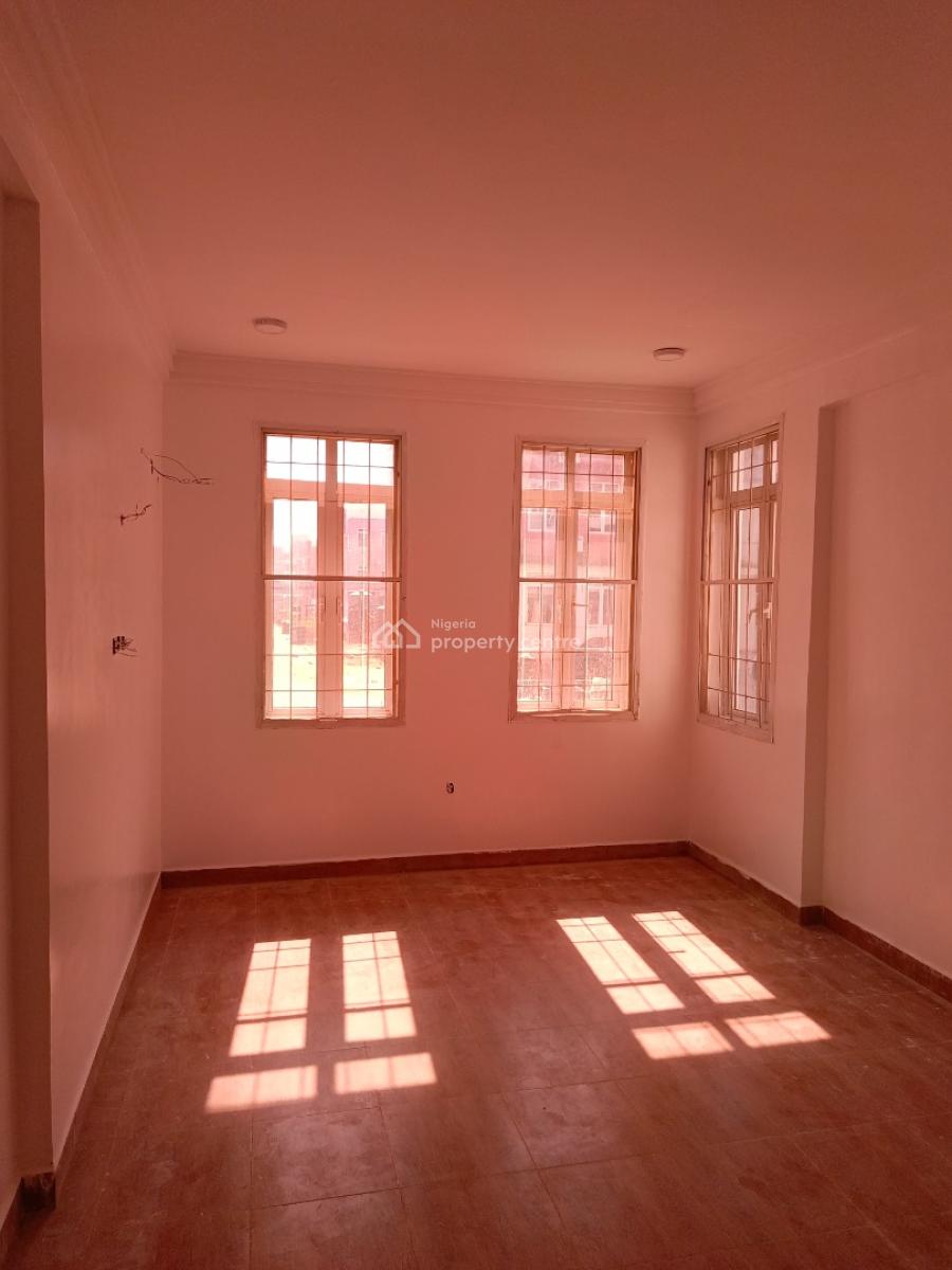 Clean 3bedroom Apartment Ground Floor, 3rd Avenue Gwarinpa, Gwarinpa, Abuja, Flat / Apartment for Rent