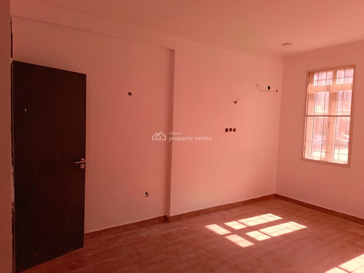 Clean 3bedroom Apartment Ground Floor, 3rd Avenue Gwarinpa, Gwarinpa, Abuja, Flat / Apartment for Rent