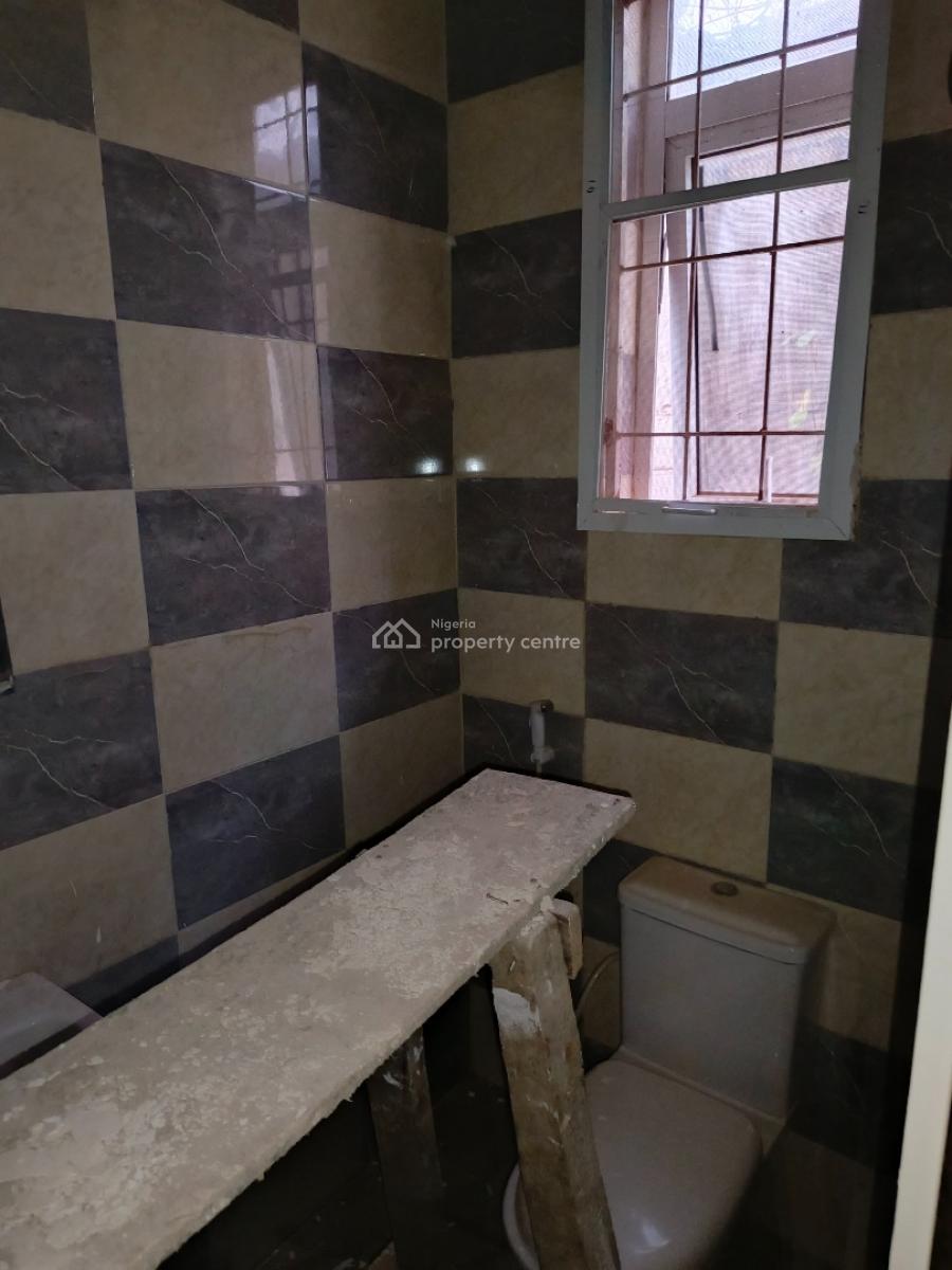 Clean 3bedroom Apartment Ground Floor, 3rd Avenue Gwarinpa, Gwarinpa, Abuja, Flat / Apartment for Rent