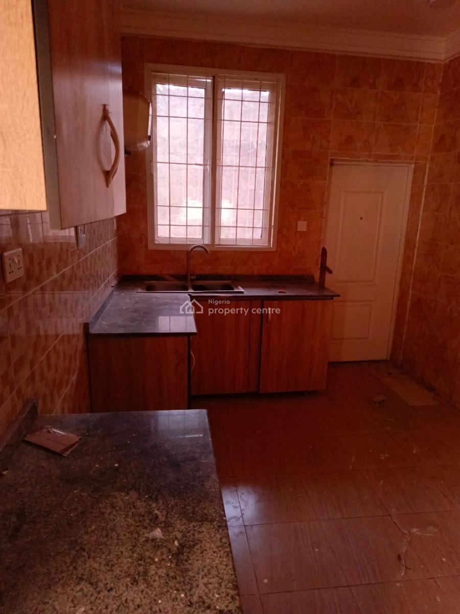 Clean 3bedroom Apartment Ground Floor, 3rd Avenue Gwarinpa, Gwarinpa, Abuja, Flat / Apartment for Rent