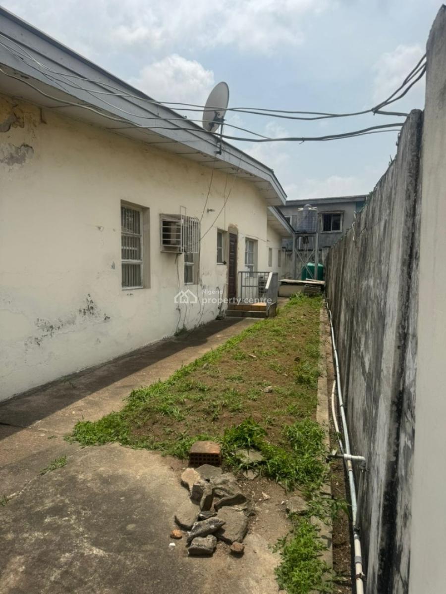 Separate Compound Big Detached 3 Bedroom Bungalow for Commercial Use, Tafawa Balewa Crescent Off Adeniran Ogunsanya, Surulere, Lagos, Detached Bungalow for Rent