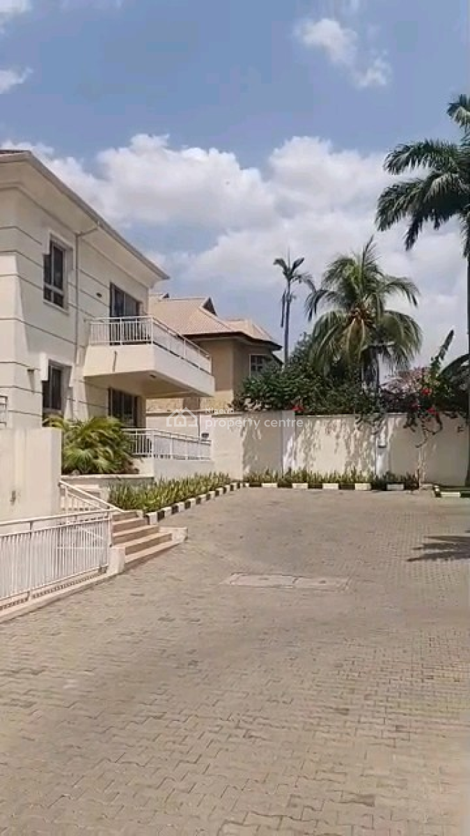 Luxurious 4-bedroom En-suite Flat with Private Bq, Swimming Pool, Maitama District, Abuja, Block of Flats for Sale