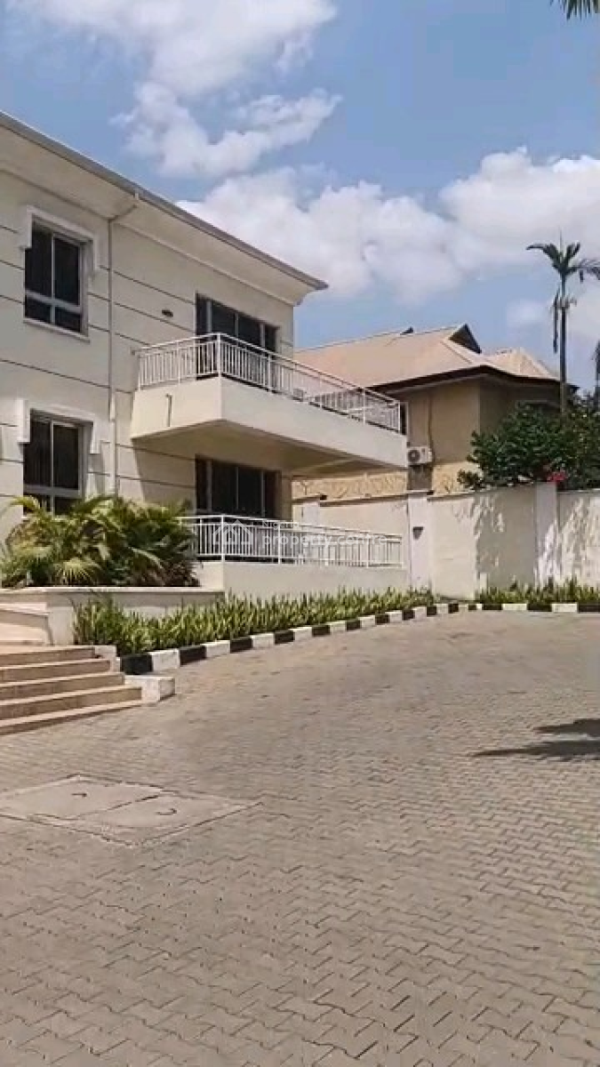 Luxurious 4-bedroom En-suite Flat with Private Bq, Swimming Pool, Maitama District, Abuja, Block of Flats for Sale