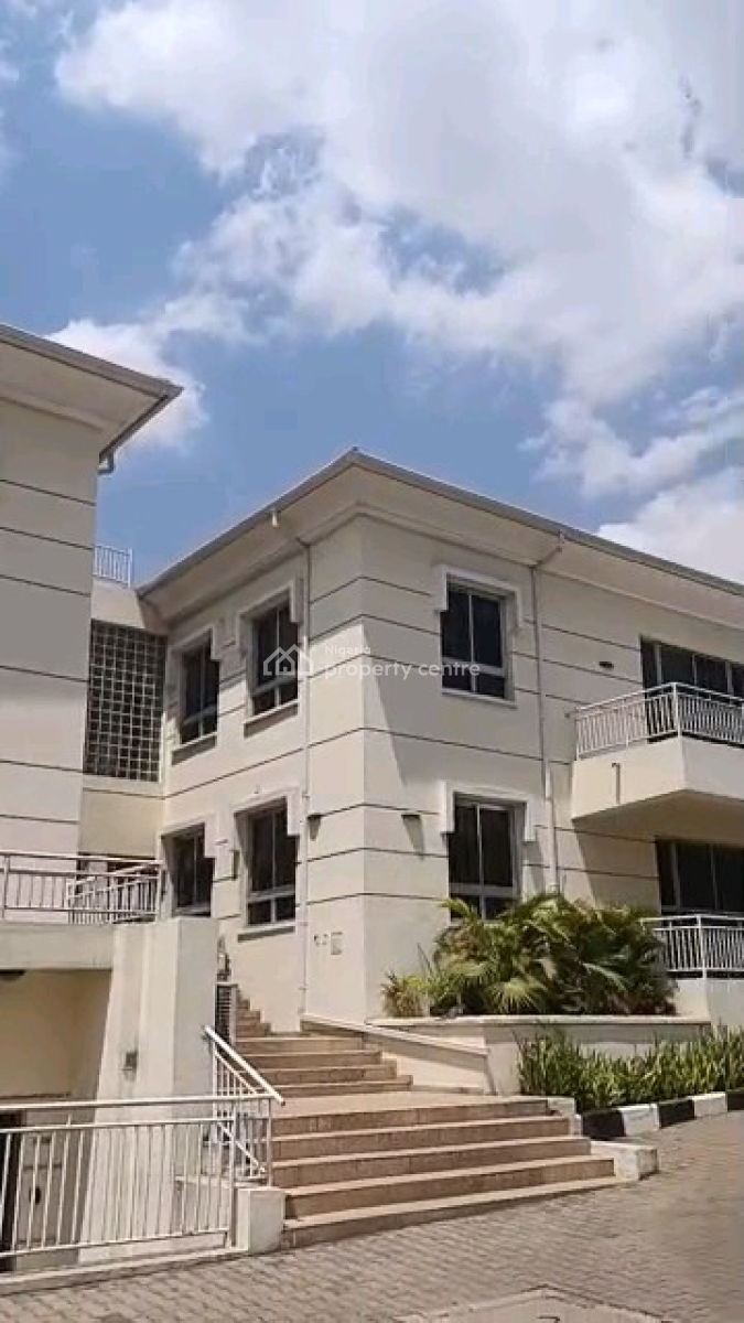 Luxurious 4-bedroom En-suite Flat with Private Bq, Swimming Pool, Maitama District, Abuja, Block of Flats for Sale
