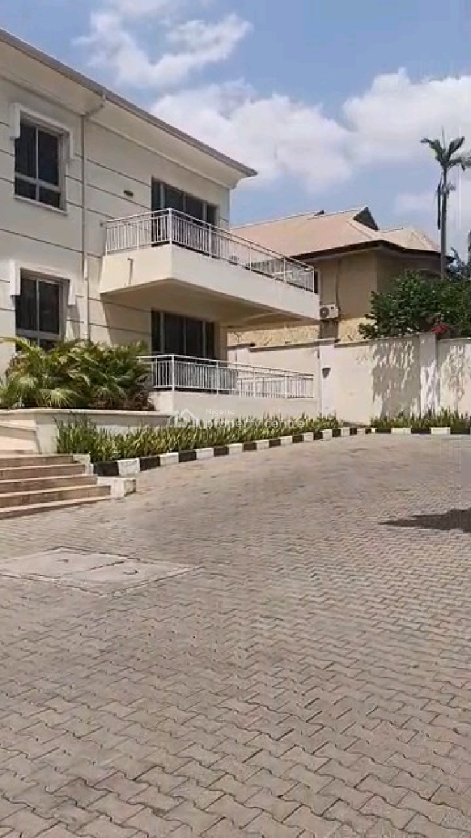 Luxurious 4-bedroom En-suite Flat with Private Bq, Swimming Pool, Maitama District, Abuja, Block of Flats for Sale